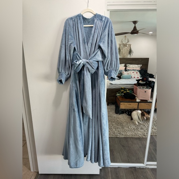 Catherine D’Lish Softest Blue Felicia Supreme Dressing Gown/Robe size Medium - Picture 3 of 6